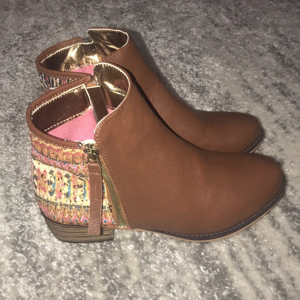 Nanette Lepore Girls Embroidered Booties Size 5